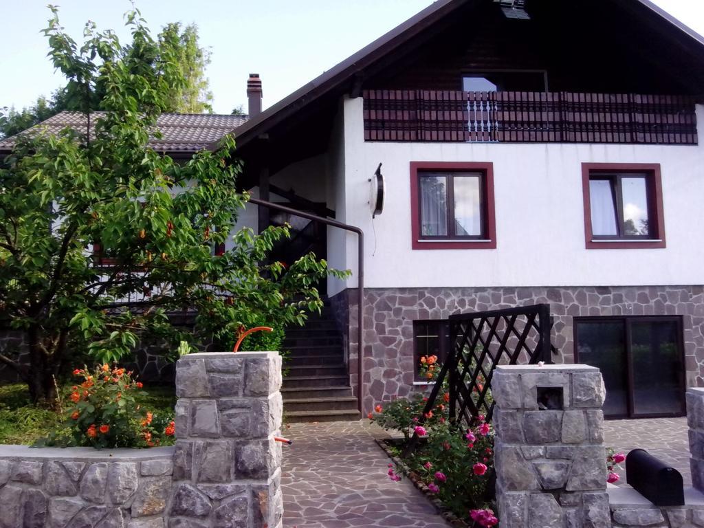 Guest House Ema Crni Lug Extérieur photo